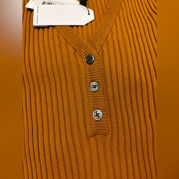 Universal Standard. Size 18/20 top - Picture 4 of 8